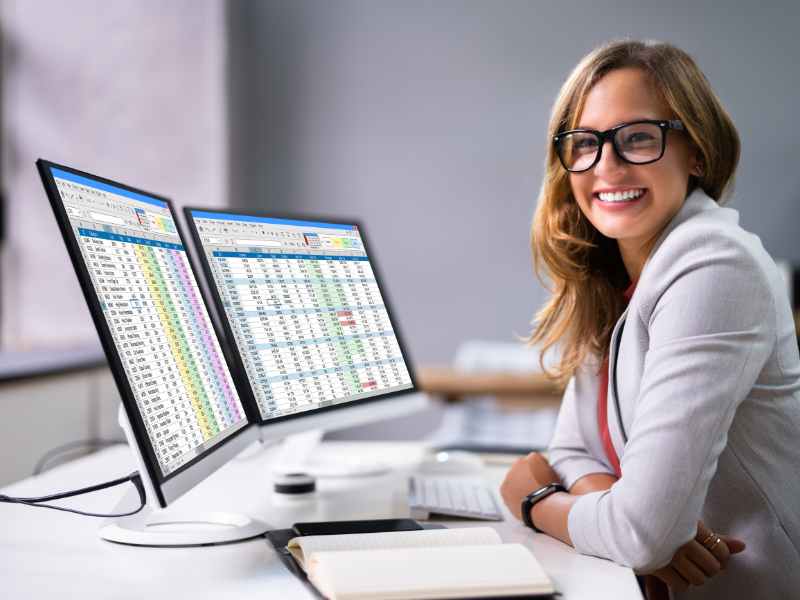 vendor credentialing software dashboard tracking compliance status insurance expiration and vendor eligibility in real estate portfolio