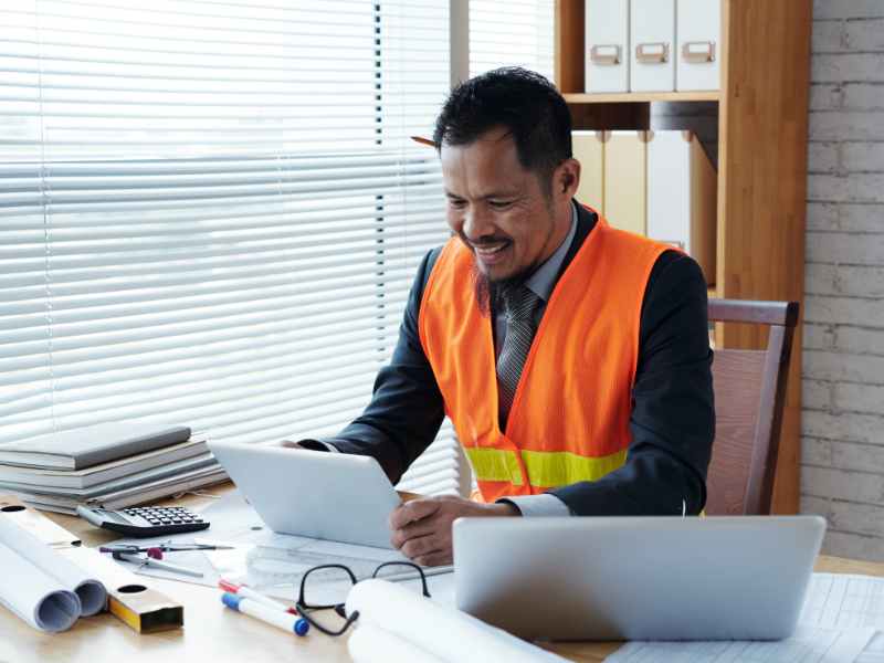 compliant vendor approved to work on property after vendor lifecycle management and compliance verification